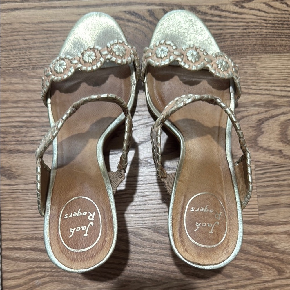Jack Rogers Gold Sandals Elegant Metallic Design